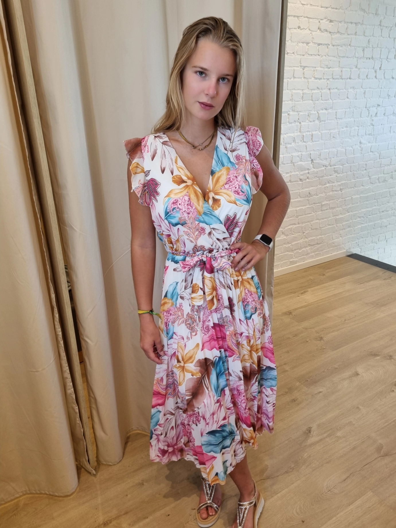 overslagjurk met plissé wit