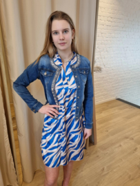 medium blue jeansjasje met details