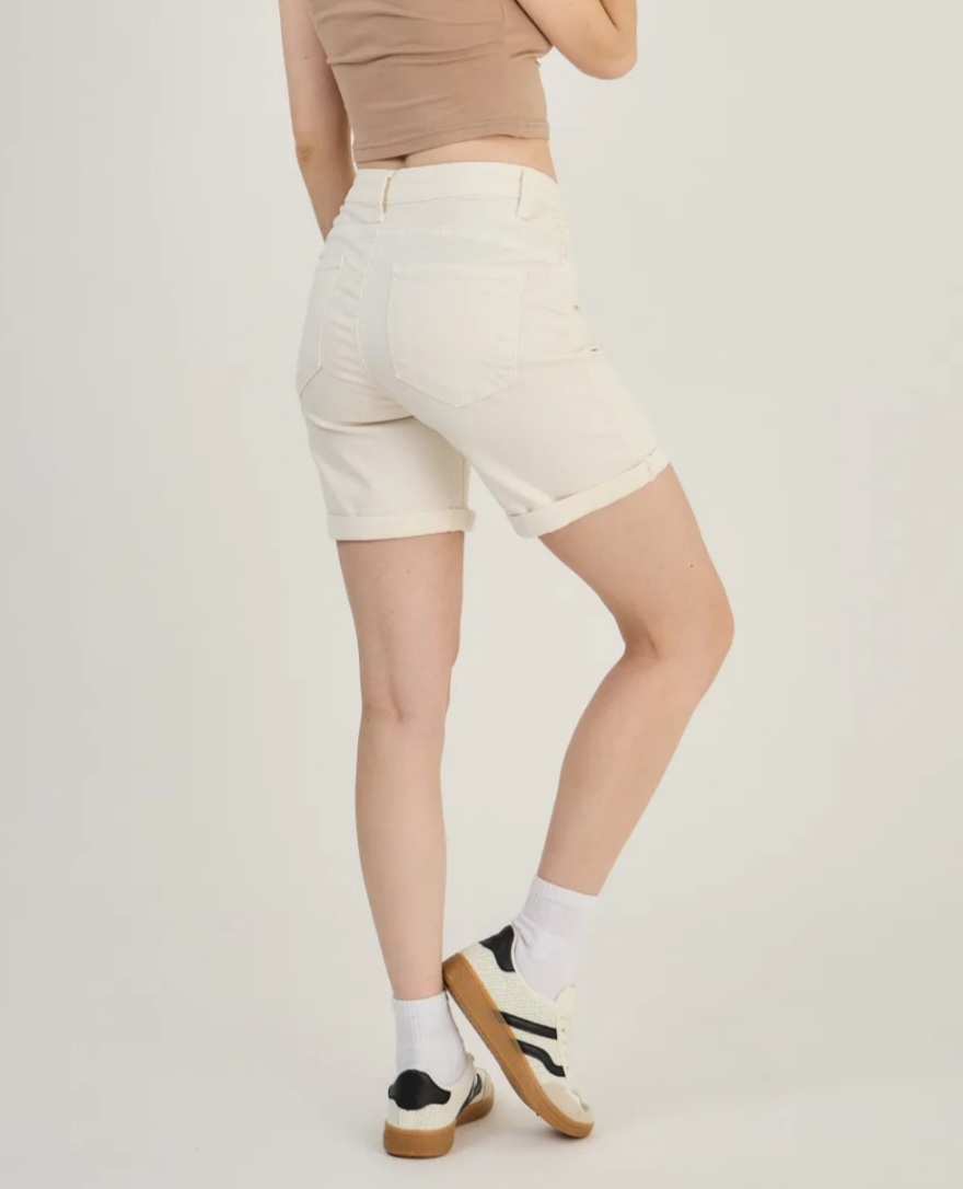 super stretch push up shortje met omslag boord crème