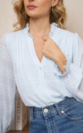 blouse zigzagmotief baby blauw
