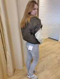 mouwloos donsjasje kaki