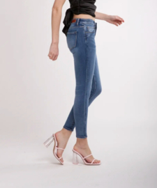 Toxik mediumhoge taille lichtblauwe jogjeans L21147-2