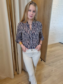 bloesje met striklint en blauwe geometrische print