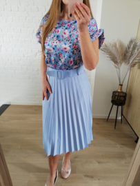 plissé rok lichtblauw met riem