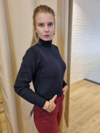 super zacht soft touch truitje zwart