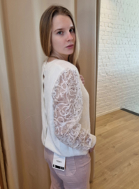 trui met knoopjes en versierde mouwen ecru