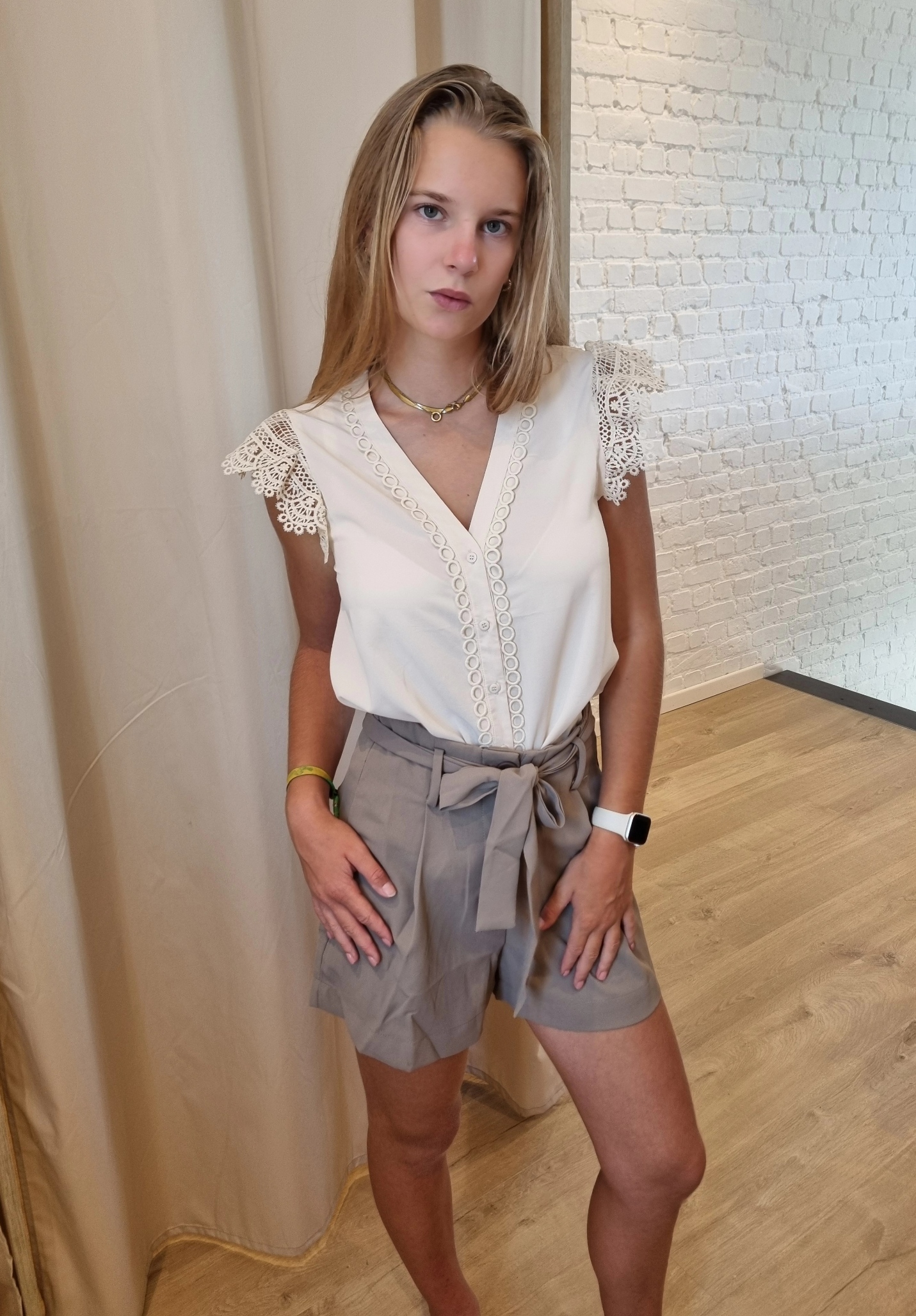 glad shortje kaki