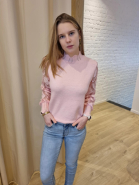 trui met kanten mouwen roze