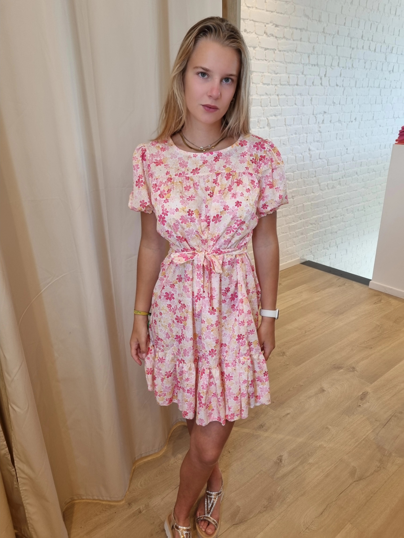 zomerse jurk met roze en gele print