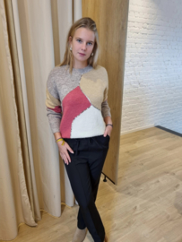 trui met kleurvlakken camel/bordeaux/grijs