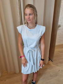 jurk met streepjes en frulletje lichtblauw