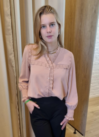 romantisch bloesje met kanten afwerking oud-roze