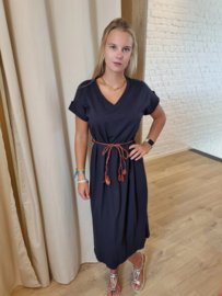 relaxed fit jurk met bindlintje en split marineblauw