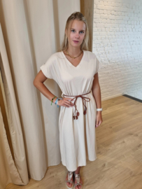 relaxed fit jurk met bindlintje en split beige