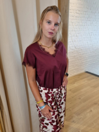 T-shirt kant donker pruim