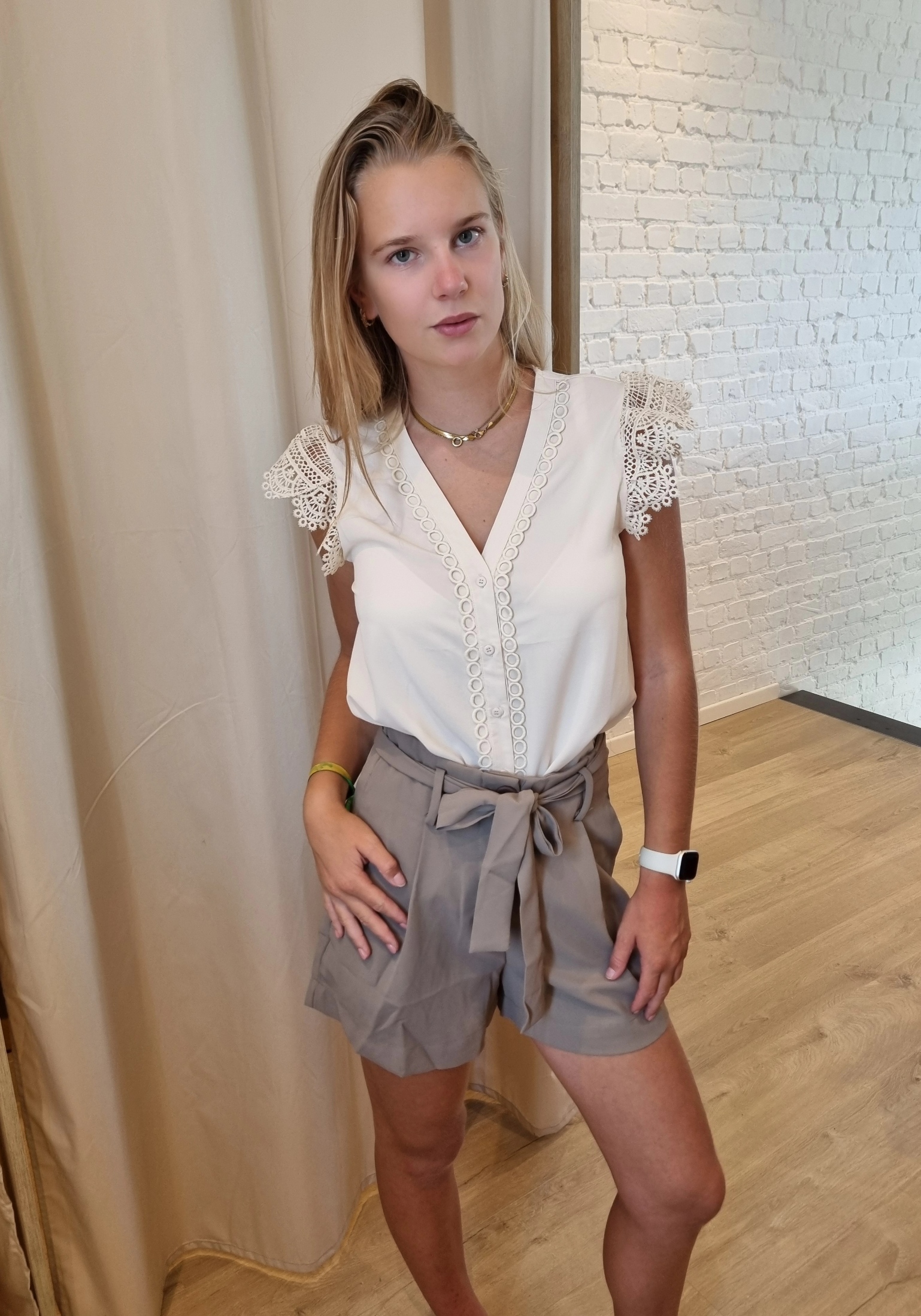 glad shortje kaki