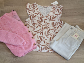 bloesje met lurex en zachte camel blaadjesprint