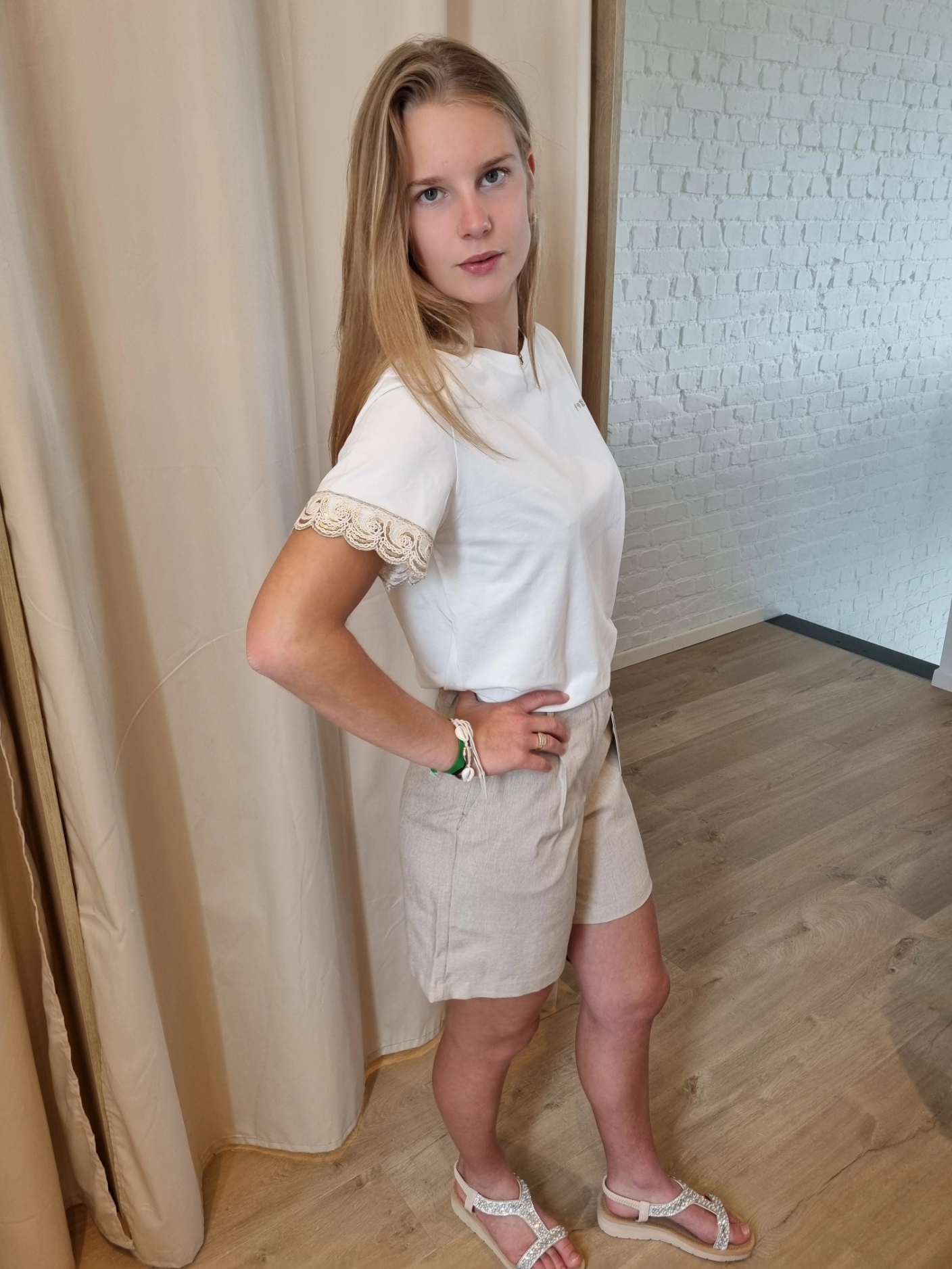 JDYAIDA HW SHORTS WVN TLR lichtbeige