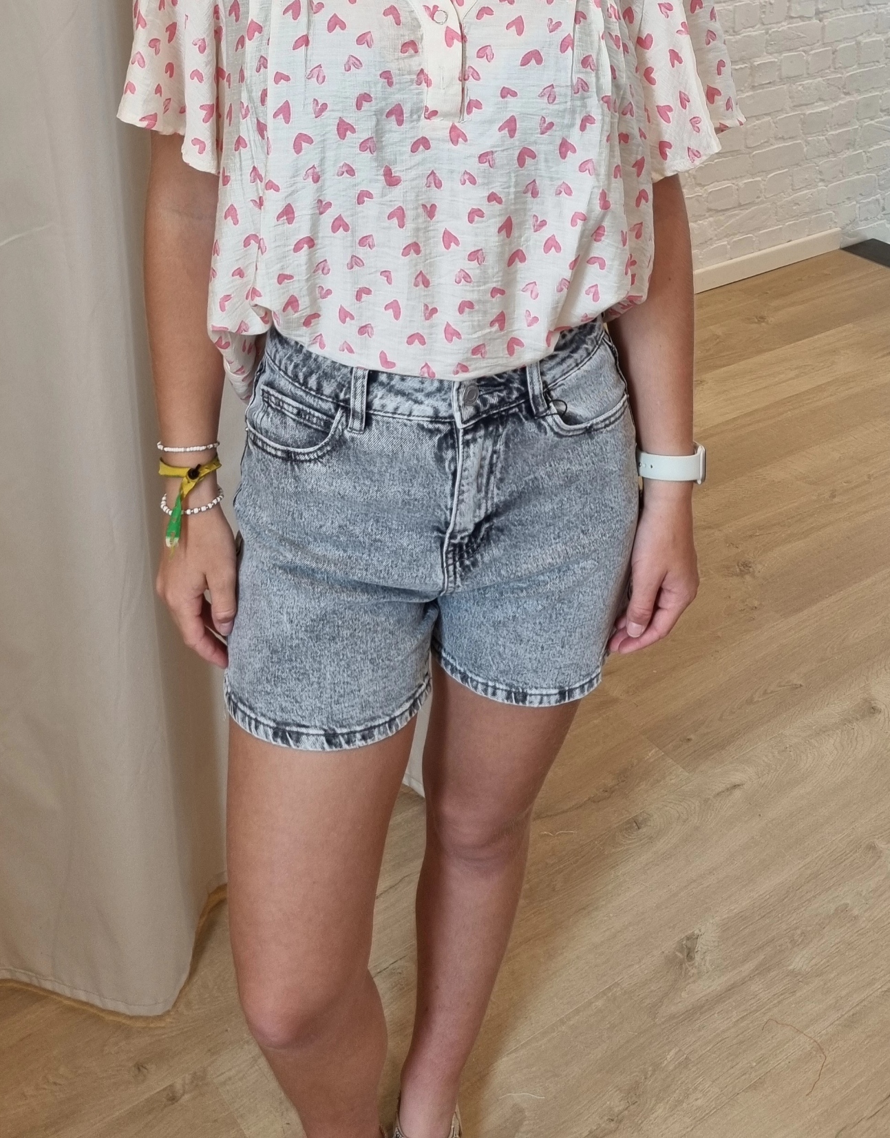 lichgrijze jeans short met used look T8012-2-100