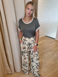 lossere broek met beige en groene print