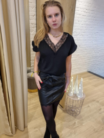 blousetop met kant zwart