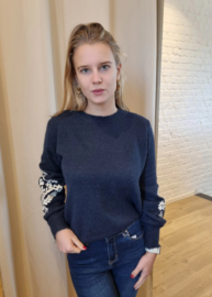 trui met broderie op de armen blauw/ecru
