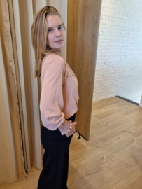 romantisch bloesje met kanten afwerking oud-roze