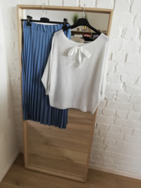 truitje met strik wit