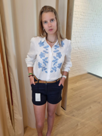tetra hemd met blauw broderie motief