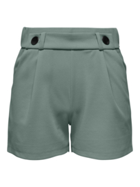 soepele short met knoopjes chinois green JDY