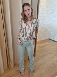 bloesje met subtiele kaki print JDYCAMILLE