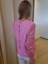 trui met knoopjes en versierde mouwen fuchsia