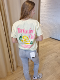 T-shirt vacation club lichtgeel
