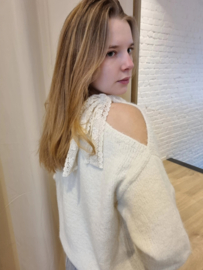 trui met open schouder en strikje ecru