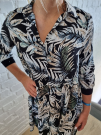 losse jurk met blaadjesprint