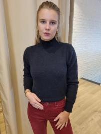 super zacht soft touch truitje zwart