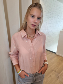 roze hemdje met versierd boordje en hartjes