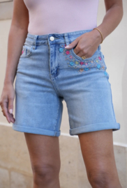 shortje met broderie bloem Onado