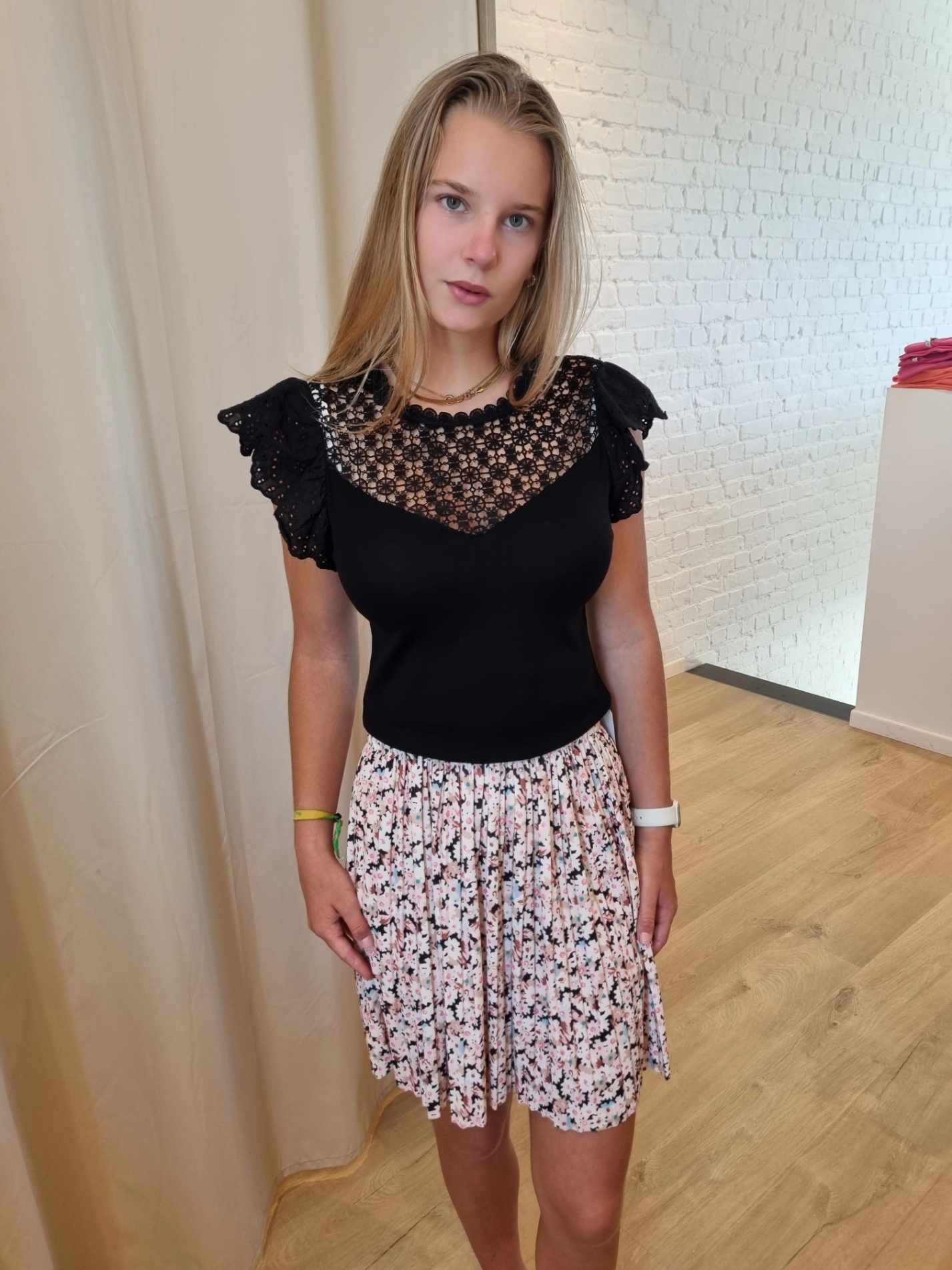 T-shirt kant zwart