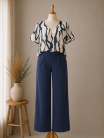 JDYCAMILLE luchtige blouse met marineblauwe print
