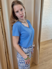 T-shirt met kanten V-hals azuurblauw