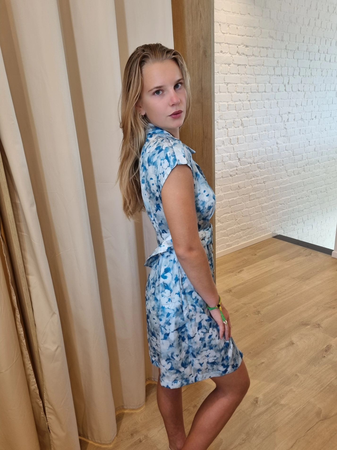 gecentreerd hemdjurkje blauw/ecru