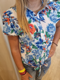 bloesje met fronsmouwtjes en strik blauw/oranje