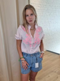 blouse roze broderiedetail knoopjes