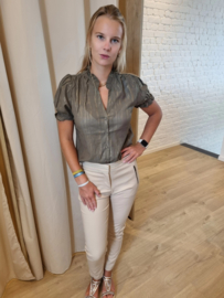 bloesje met lurex en gesmockte mouwtjes kaki