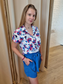 hemdje met blauw-roze print