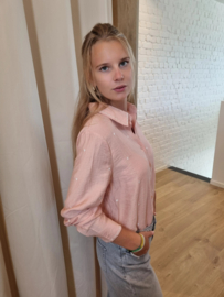 roze hemdje met versierd boordje en hartjes