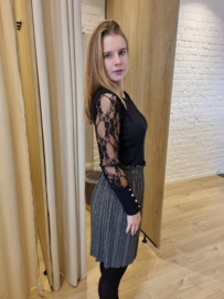 longsleeve kanten mouwen en knoopjes 11819