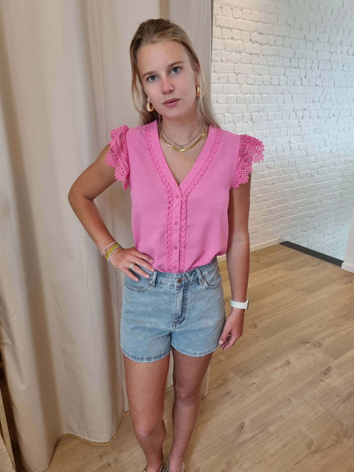bloesje met sierlijke details licht fuchsia