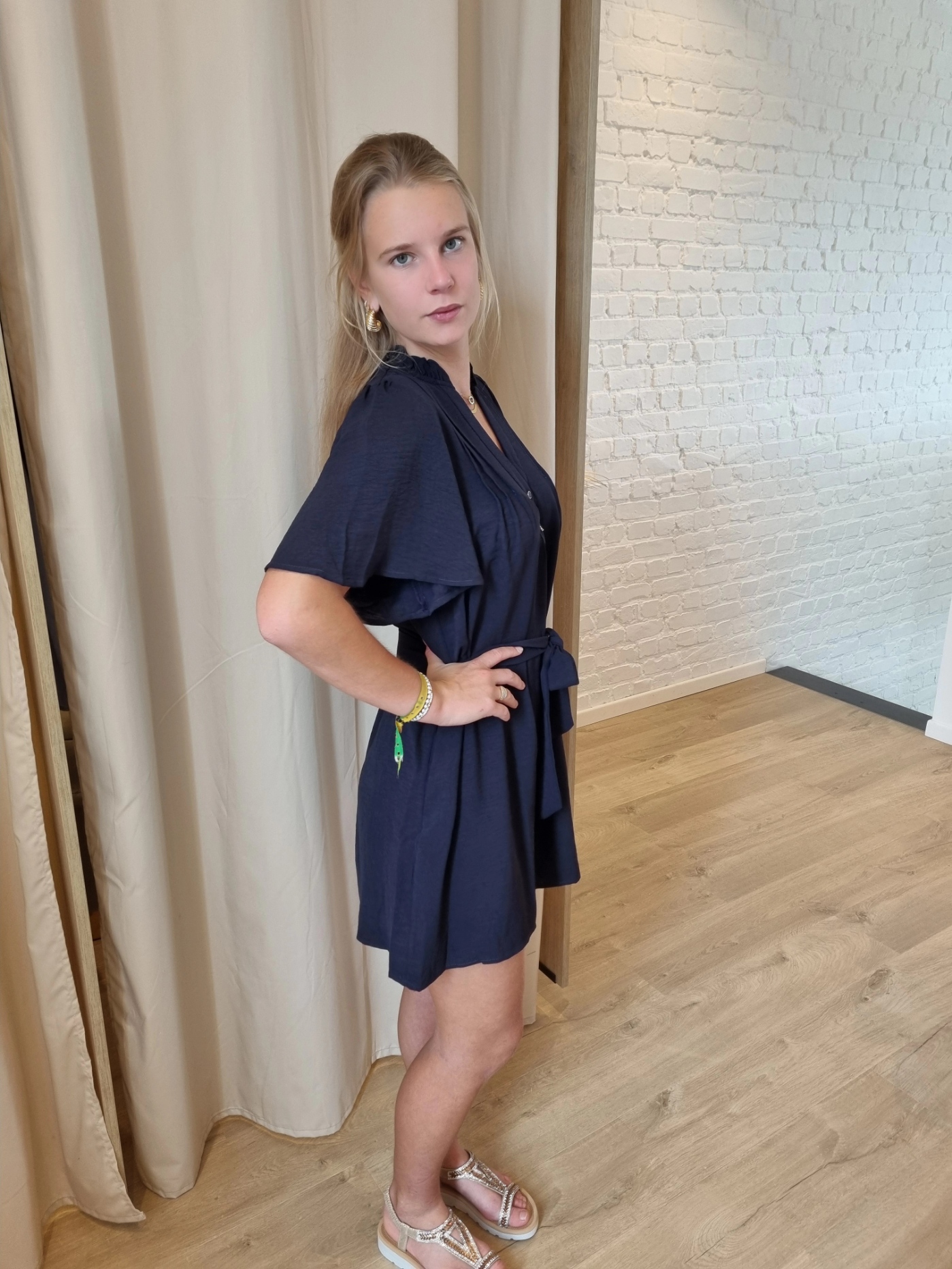 jurk met bindlintje en knoopjes marineblauw